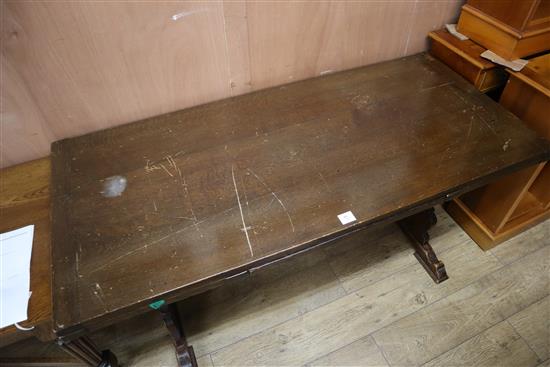 An oak draw leaf table W.152cm